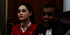 Perut Buncit Dikabarkan Hamil, Ini Jawaban Jennifer Dunn