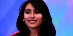 Tas Pinggang Nyaris Rp 20 Juta, Ayu Ting Ting Banjir Pujian