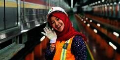 Yuk Kenalan Sama Masinis Cewek Pertama di MRT, Cantik Lho!