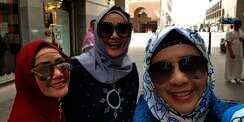 Penampilan Tiga Seleb Cantik Umrah di Bulan Ramadan