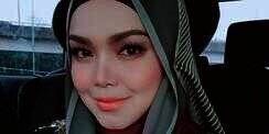 2 Bulan Usai Melahirkan, Penampilan Siti Nurhaliza Memukau!