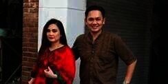 Terlihat Sering Bersama, Farhat Abbas & Nia Daniaty Rujuk?