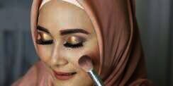 Wajah Kering Tapi Mau Pakai Foundation Matte, Ini Triknya