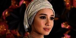Deretan Gaya Artis dengan Turban yang Stylish