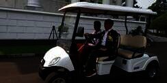 Jokowi Sopiri Zohri di Istana Bogor