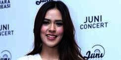Jadi Sorotan, Raisa Tampil Dengan Gaun Transparan