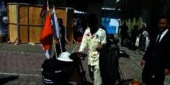 Ayah Bersepeda 350 Km Cilacap-Ponorogo Demi Wisuda Sang Putri