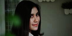 Syahnaz Menangis di Ranjang dengan Mata Memar, Ada Apa?