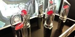Lipstik The One Colour Obsession, Tahan Lama & Gak Bikin Bibir Kering