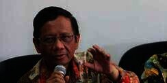 Mahfud MD, Santri Negarawan Penantang Arus