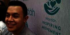 Tulus Juara Terus Makan Kerupuk, Ogah Panjat Pinang