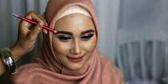Aplikasi Mudah `Warm Makeup Look` 