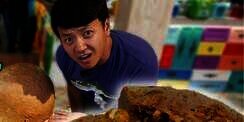 Di Indonesia, Food Vlogger Dunia Ini Ditantang Makan Bakso Seberat 45 Kg