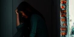 Ketahuan Punya Pacar, Gadis Ini Dipaksa Orangtua Tes Keperawanan