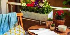 Trik Mempercantik Taman Mungil dengan Furnitur Outdoor
