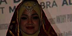 Nirina Zubir Kehabisan Kata-kata Dipuji Ayah Perankan Wanita Minang