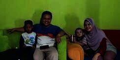 Bocah Ini Rela Jual Puding Keliling Demi Bantu Korban Bencana