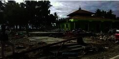 Tsunami Terbelah Saat Azan Berkumandang