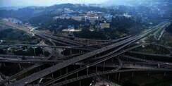 Jalan Tol China Mirip Roller Coaster Raksasa