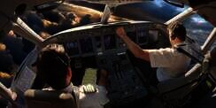 Dunia Tercengang, 1dari 2 Pendaratan Menegangkan Ini Diawaki Pilot Indonesia