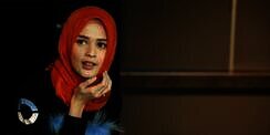 Cut Meyriska Tampil Berhijab Usai Dampingi Roger Danuarta Bersyahadat