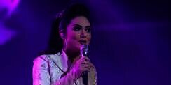 Tampil Berpiyama dan Sandal Jepit, Krisdayanti Jadi Sorotan