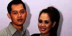 Mantan Suami Elly Sugigi Nikahi Wanita Cantik