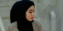 5 Bahan Alami Hilangkan Bibir Kering dan Pecah-Pecah