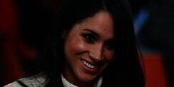 Saat Meghan Markle Berulang Kali `Salah Kostum`