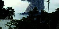 Erupsi 3 Menit, Status Gunung Agung Siaga