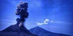 Gunung Anak Krakatau Alami 4 Gempa Letusan