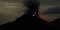 Gunung Anak Krakatau Kembali Erupsi, Tinggi Abu Vulkanik 1,6 Km