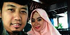Kisah Haru Ade Jigo Kenang Istri: `Saya Cium Keningnya Masih Aroma Dia`
