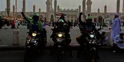 3 Biker Umroh ke Tanah Suci Naik Motor Bebek