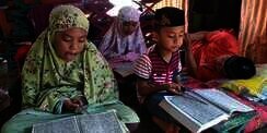 Belajar dari Semangat Juang Guru Ngaji Lumpuh Asal Bugis