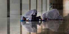 Mudahnya Cara Mengingatkan Salat untuk Keluarga di Rumah