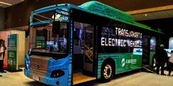 Jakarta Sering Kebanjiran, Amankah Bus Listrik Transjakarta?