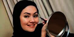Pertanyaan Paling Sering Dilontarkan Pemula Saat Makeup
