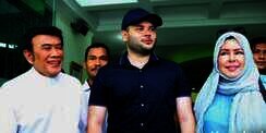 Ridho Rhoma Kembali Ditahan, Elvy Sukaesih Deg-degan & Nangis