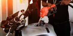 Jangan Biasakan Isi Bensin Motor Saat Tangki Nyaris Kosong