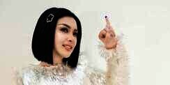Ouch! Kaki Syahrini Terluka Waktu Ikut Nyoblos Pemilu 2019