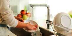 Ilmuwan Buktikan Mencuci Piring Bisa Redakan Stres