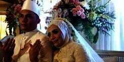 Muzdalifah Berharap Ini Pernikahan Terakhir