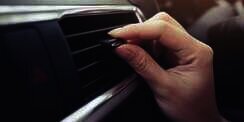 Bukan Kotoran Sapi, Ini Tips yang Benar Bikin Kabin Mobil Sejuk