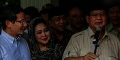 Prabowo Terbang ke Dubai dengan Orang Rusia & AS, Ini Daftarnya