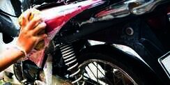 Jangan Cuci Motor Saat Mesin Masih Panas, Bahaya!