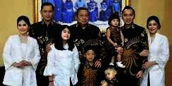 Sorot Mata Berbeda Foto Lebaran Keluarga SBY Dengan dan Tanpa Ani Yudhoyono