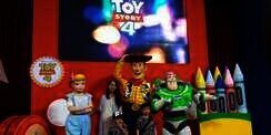 Serunya Mewujudkan Mimpi Bertemu Karakter Toy Story 4