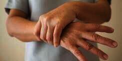 Jari-Jari Bengkak tapi Tak Terasa Sakit? Ini 5 Pemicunya