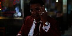 Beli Ikan Asin ke Pasar, Aksi Hotman Paris Cium Wanita Cantik Disorot